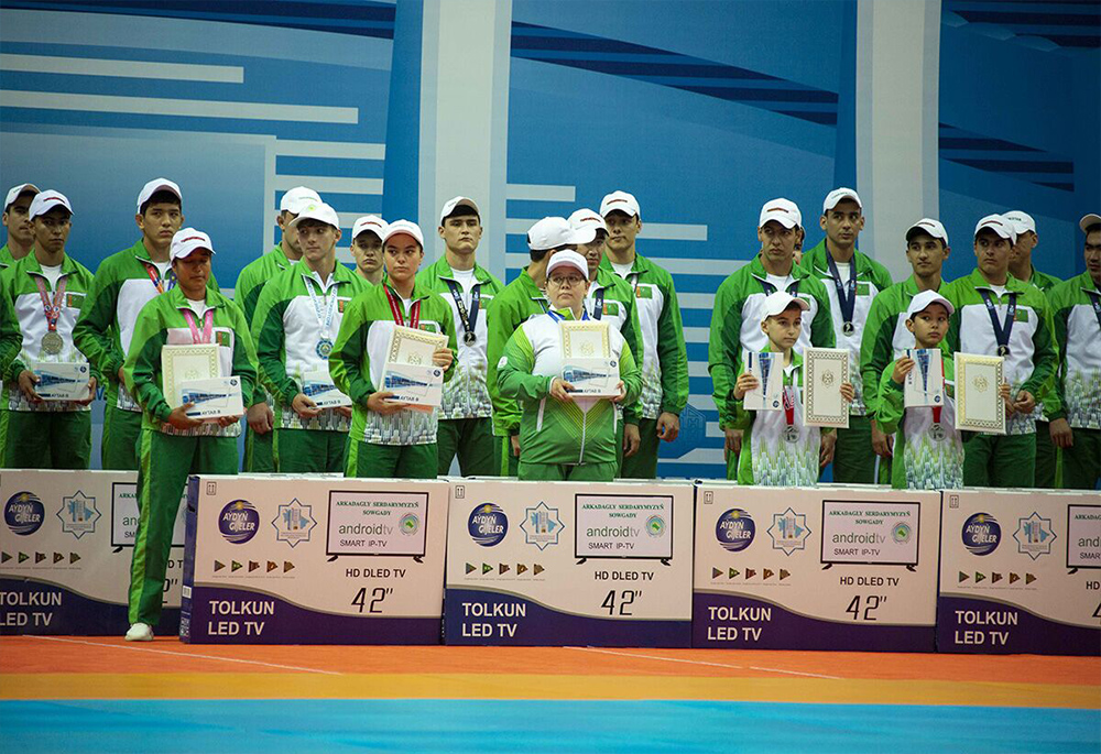 Halkara ýaryşlaryň ýeňijileri sylaglanyldy