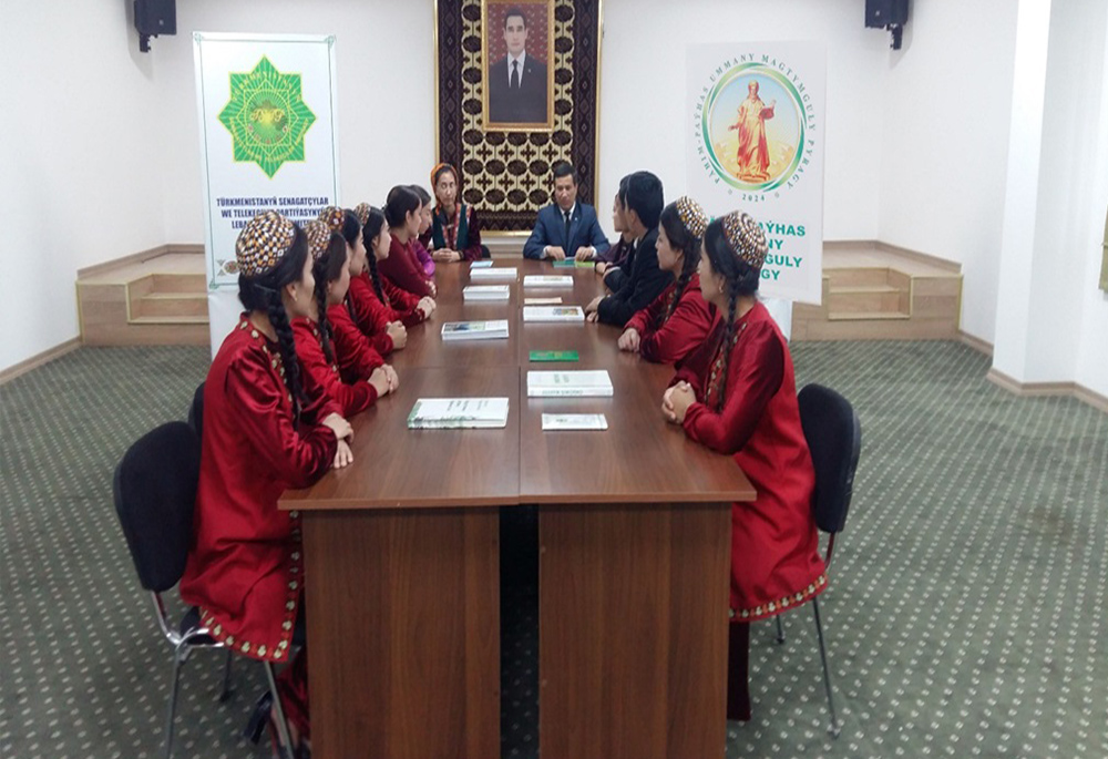 “Pyragynyň söz mülkine syýahat”